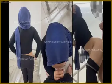 Daisy Bae Jilbab Tobrut Stape Di Tangga