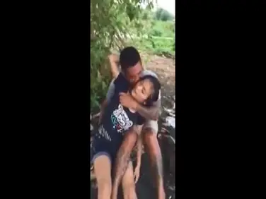 Dokumentasi Gadis Cantik Pasrah Di Kasur