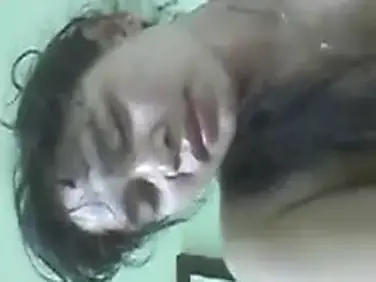 Gadis Kayesha Mulus Cantik Goyang Atas Kasur