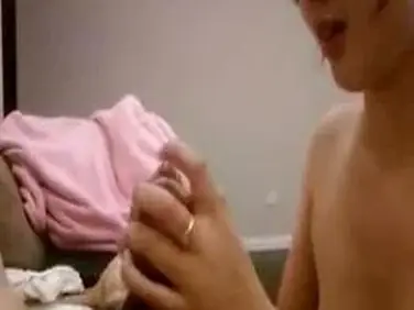 Gadis Pembantu Cantik Pasrah Goyang Kasur
